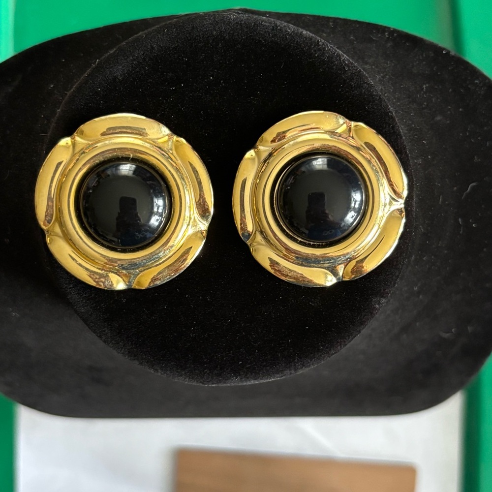Vintage Gold and Black Cabochon Clip-On  Earrings